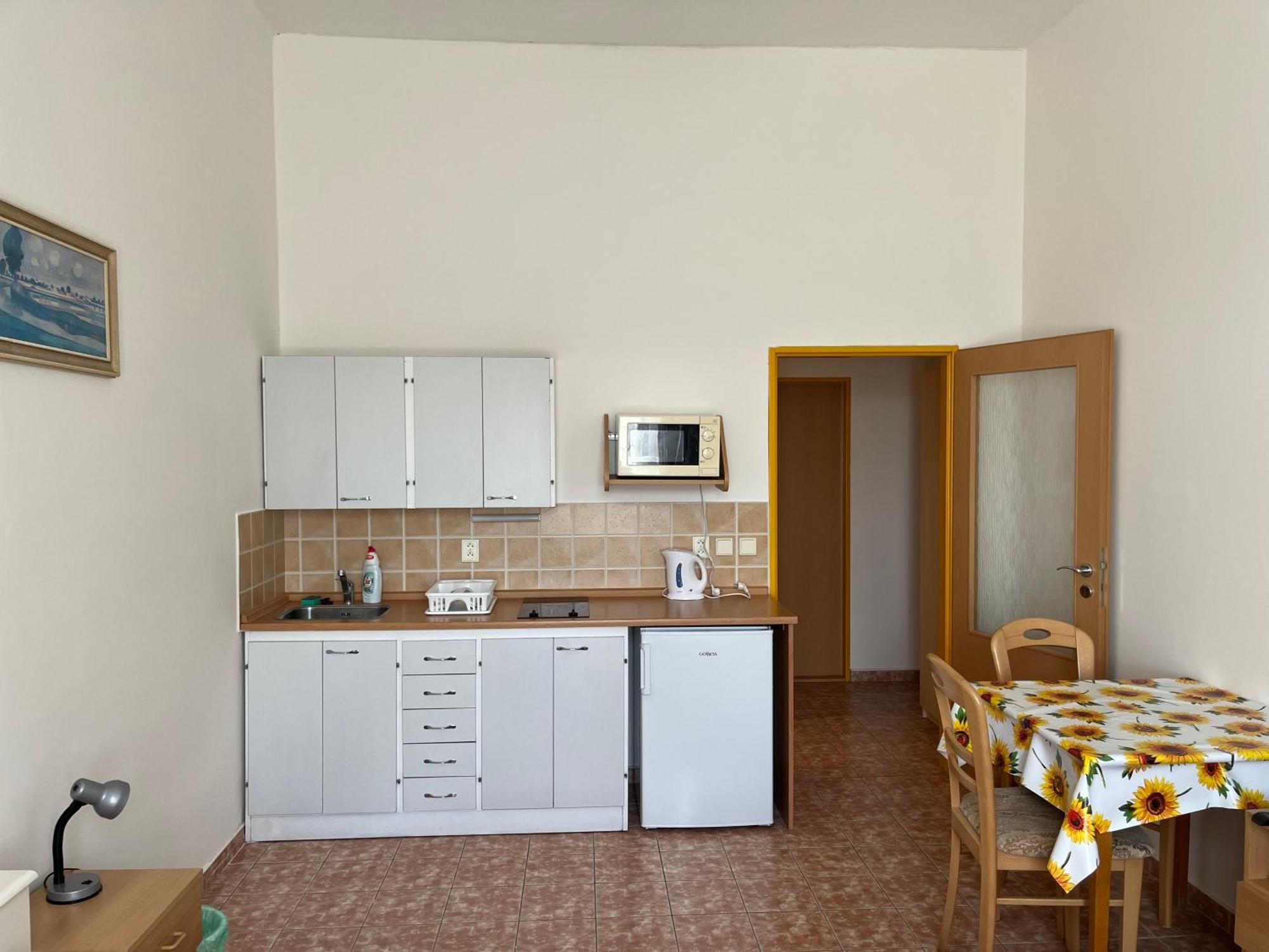 Apartmánový dům Obecná škola Svetlik Exterior foto
