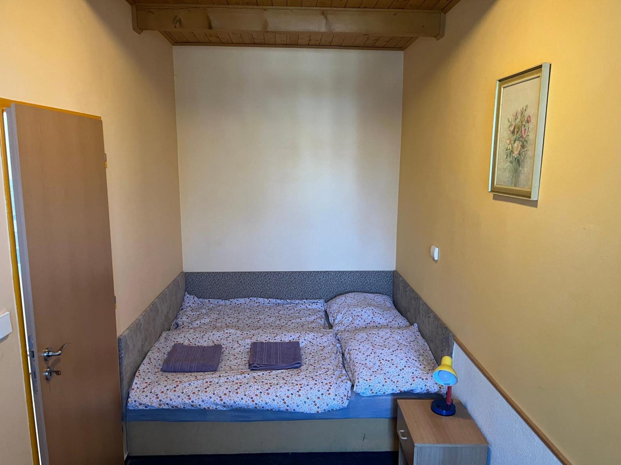 Apartmánový dům Obecná škola Svetlik Exterior foto